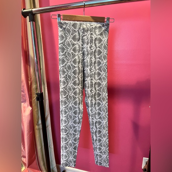 Commando Snake Skin textured white and black leggings. Never worn! - Picture 1 of 5